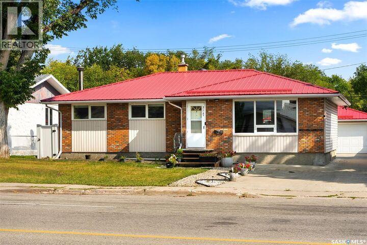 315 McIntosh Street N  Regina SK S4R 5A1 photo