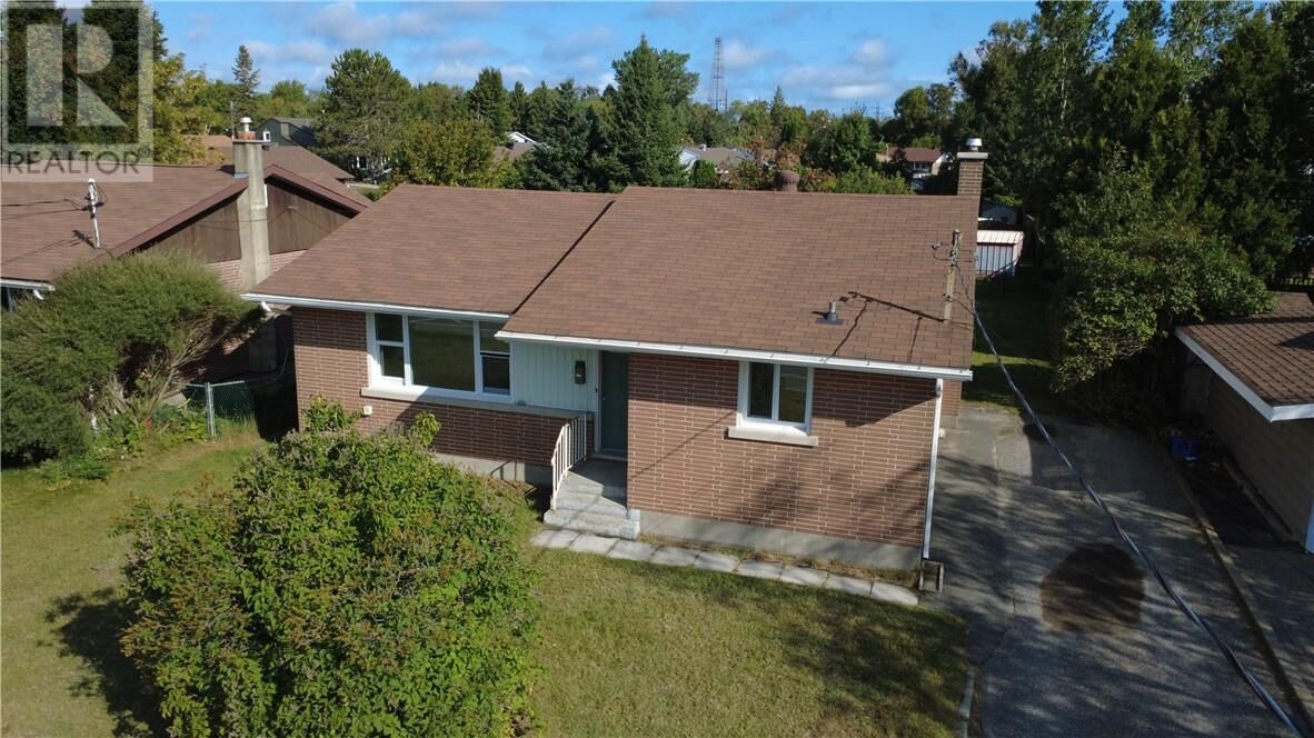 Property Photo: 2288 Madison Avenue ON P3A 2R3