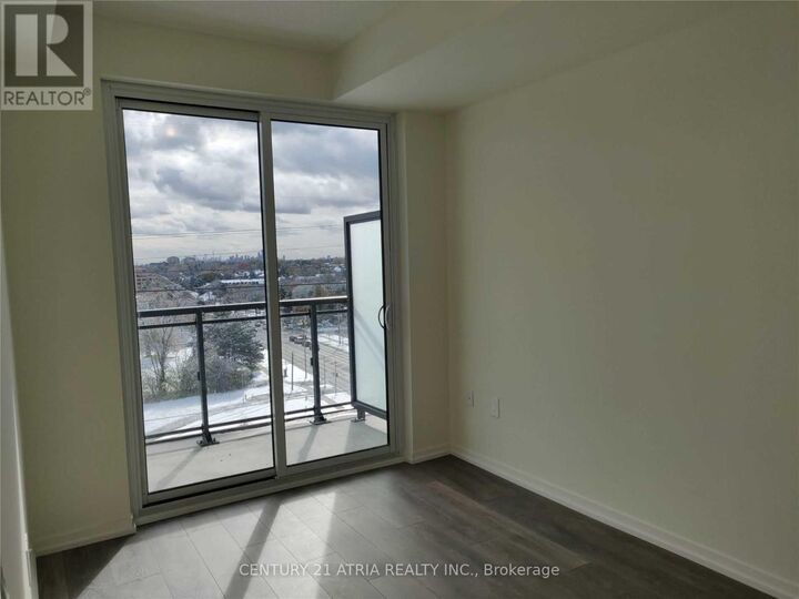 Property Photo: 3237 Bayview Avenue 811 ON M2K 0G1