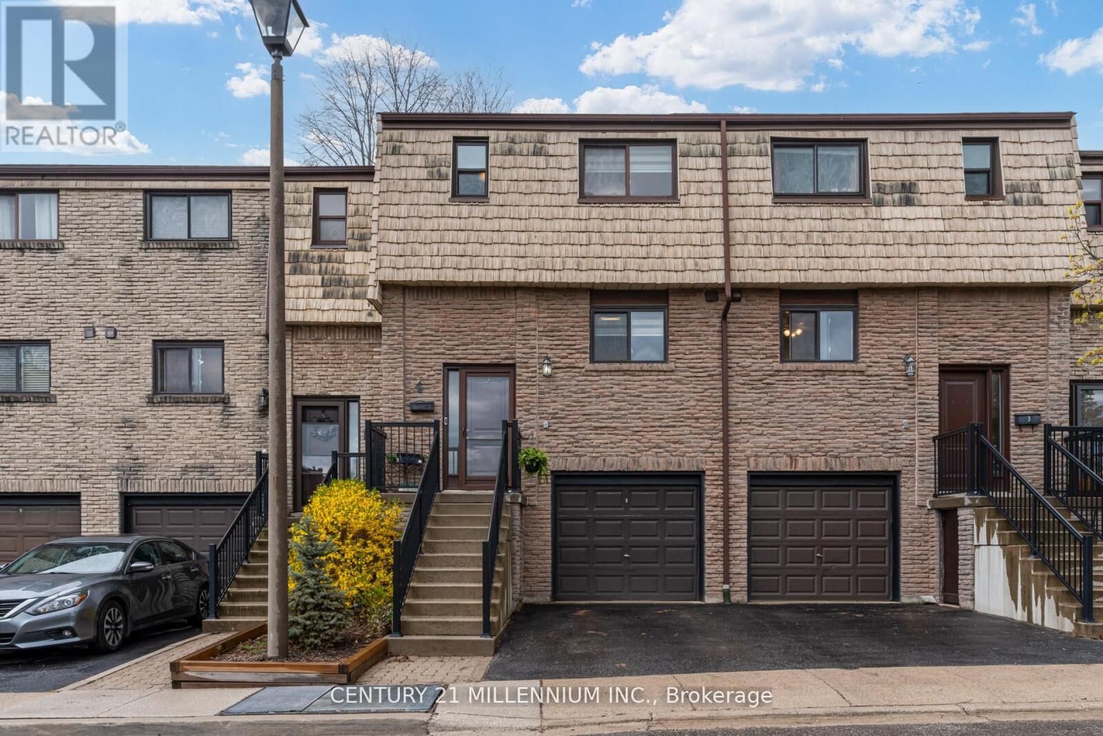 Property Photo:  1536 Sixth Line 4  ON L6H 2P2 