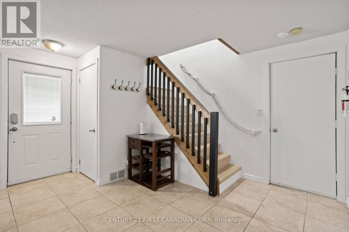 Property Photo:  26 Oak Street  ON N0M 1T0 