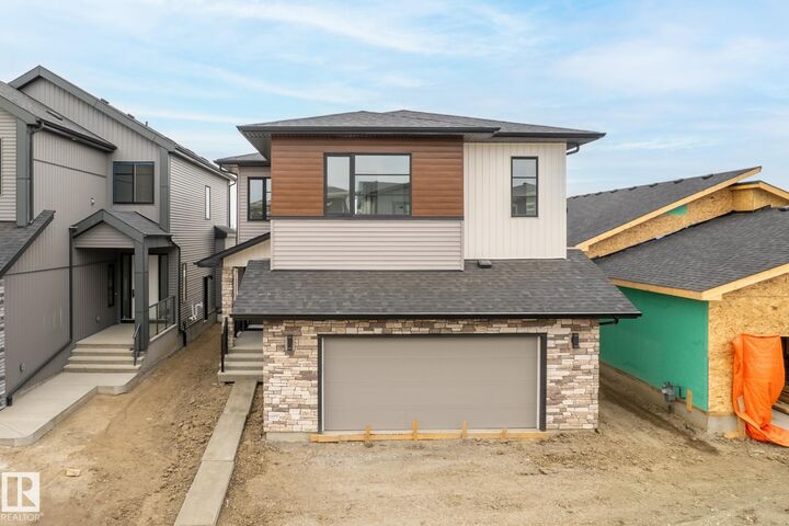7095 Kiviaq Crescent SW  Edmonton AB T6W 5N7 photo