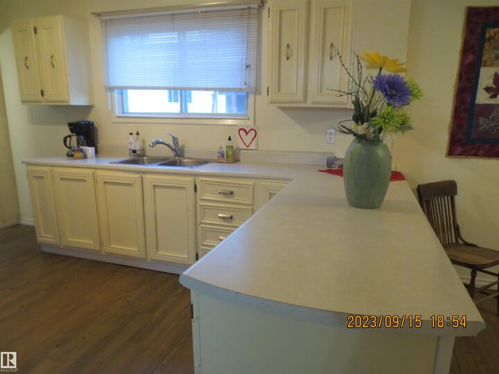 Property Photo: 4716 6 Avenue AB T7E 1E1