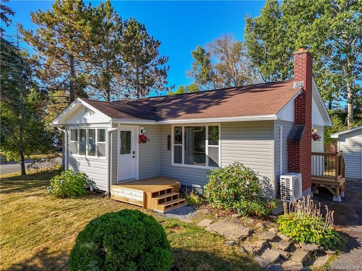 Photo de la propriété:  227 Coventry Crescent  NB E3B 4P4 