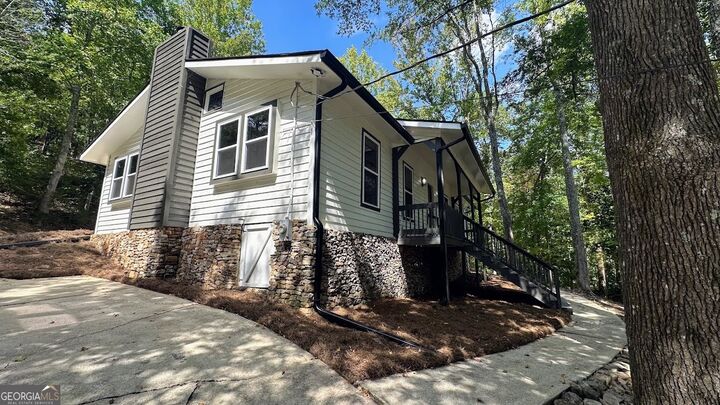 Property Photo:  1524 Lakeshore Drive  AL 36207 