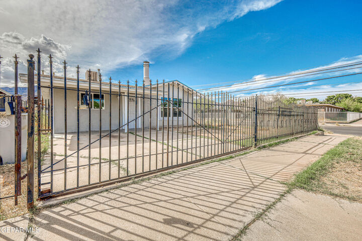 Property Photo:  8845 Lawson Street  TX 79904 