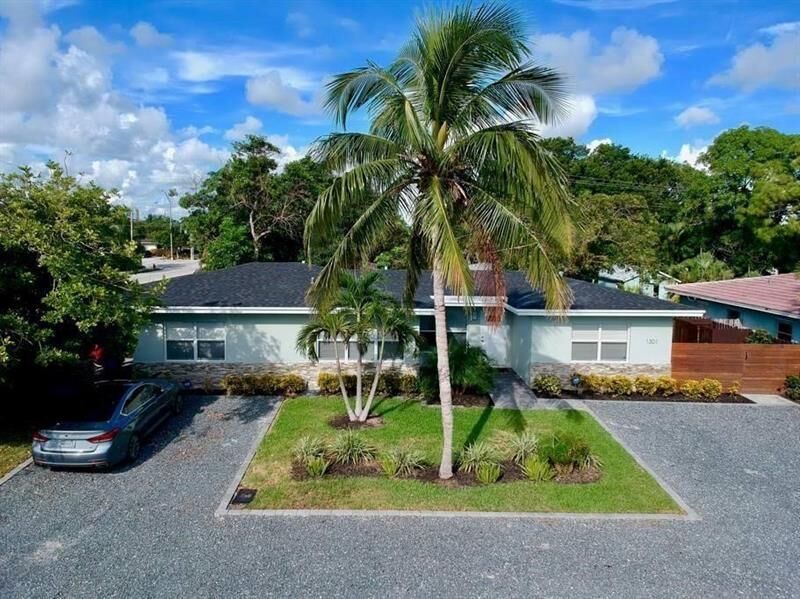 Property Photo:  1301 NE 16th Ave B  FL 33304 