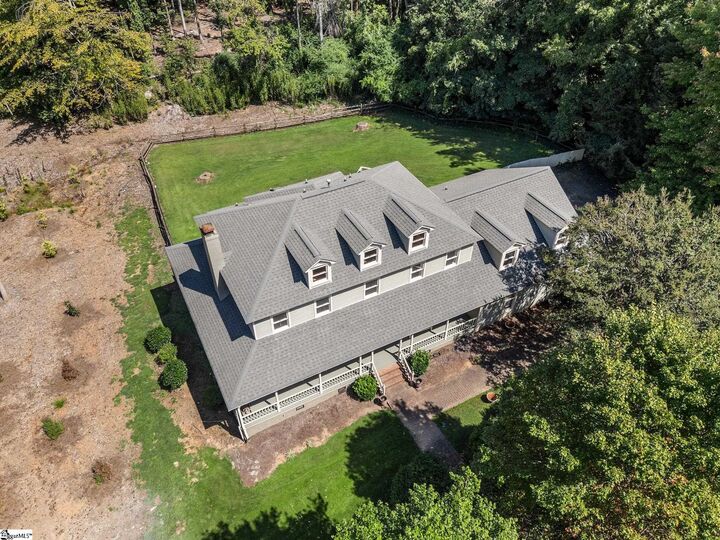 Property Photo: 1218 Shadowood Drive SC 29301