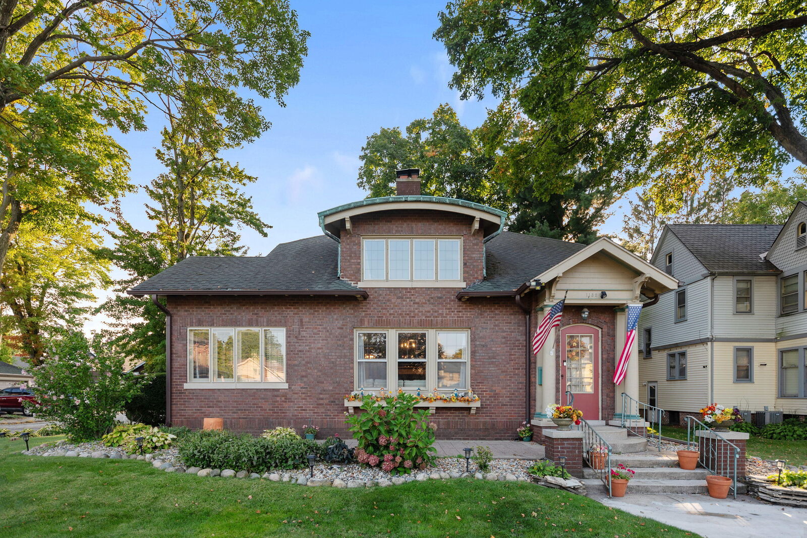 Property Photo: 1132 Indiana Avenue IN 46350