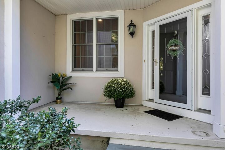 Property Photo:  12 Hadley Ct  NJ 07920 
