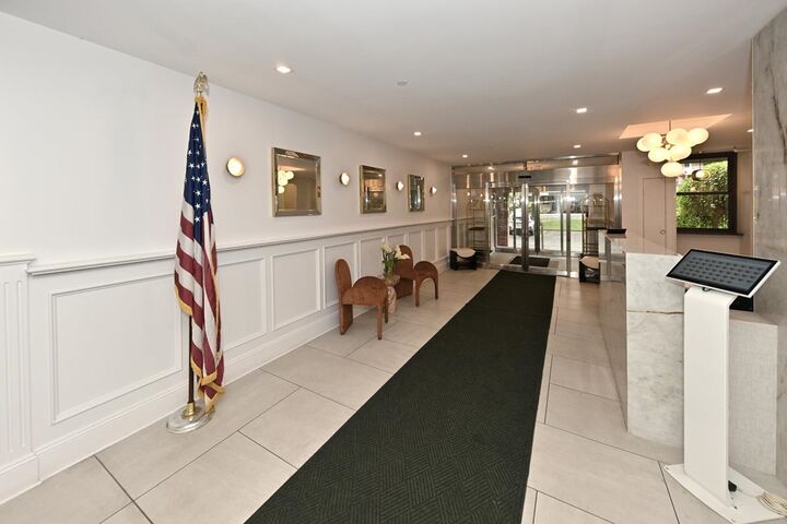 Property Photo:  225 St Pauls Ave 4R  NJ 07306 