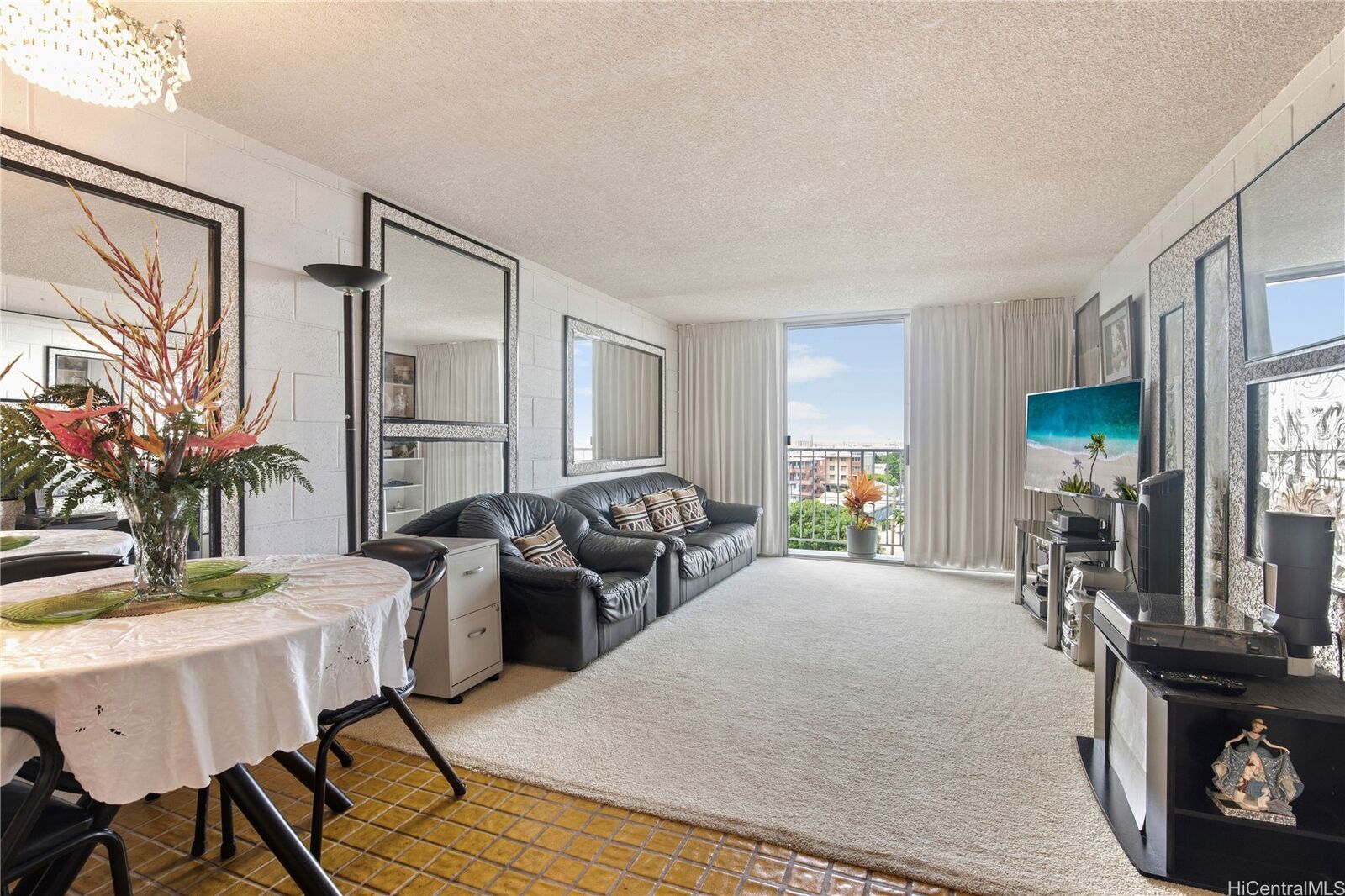 Property Photo:  647 Kunawai Lane A507  HI 96817 