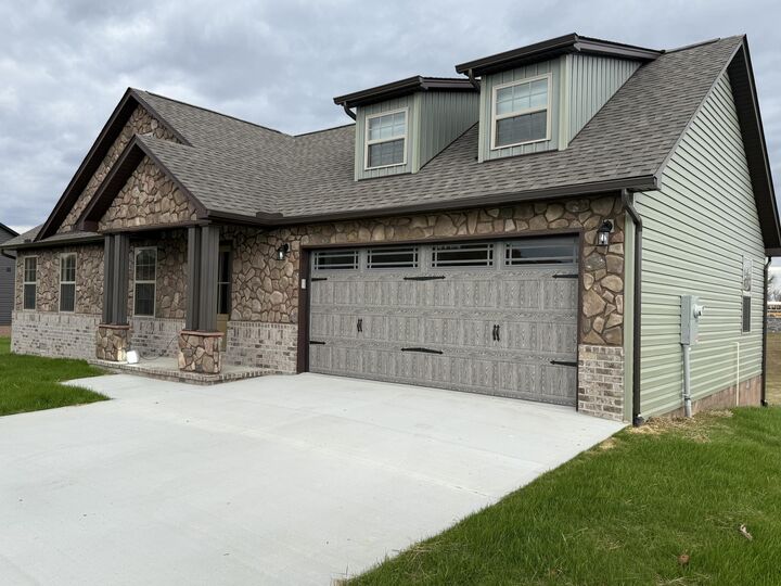 Property Photo:  64 Queens Drive  KY 40729 