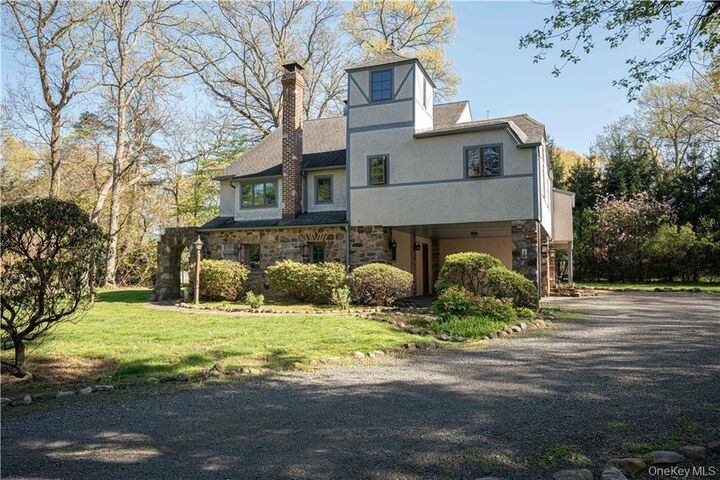 Property Photo:  51 Laurel Road  NY 10956 