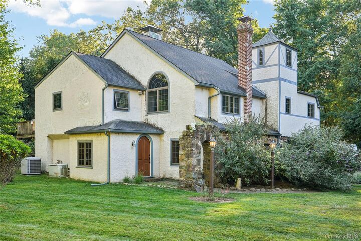 Property Photo:  51 Laurel Road  NY 10956 