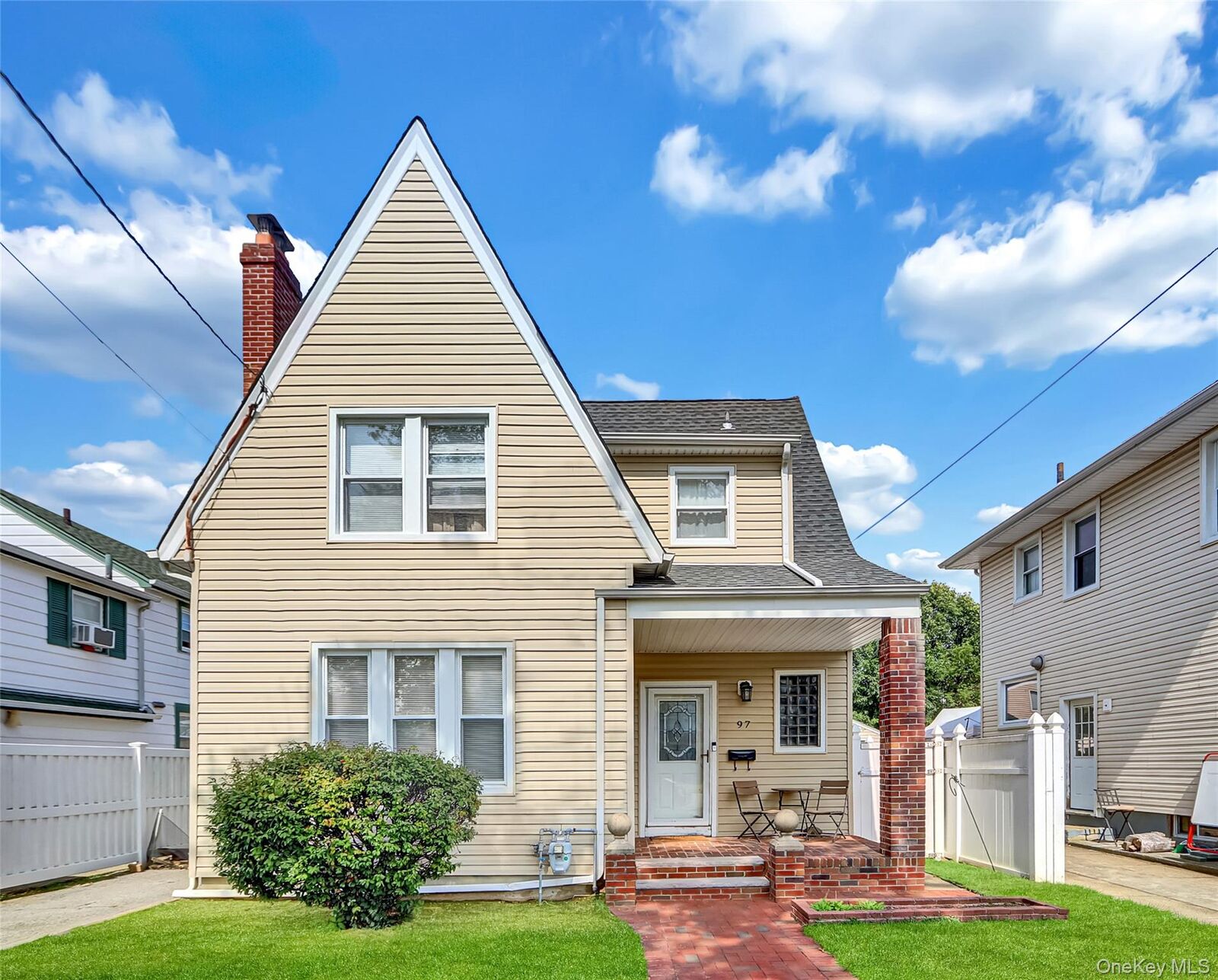 Property Photo:  97 E Beverly Parkway  NY 11580 