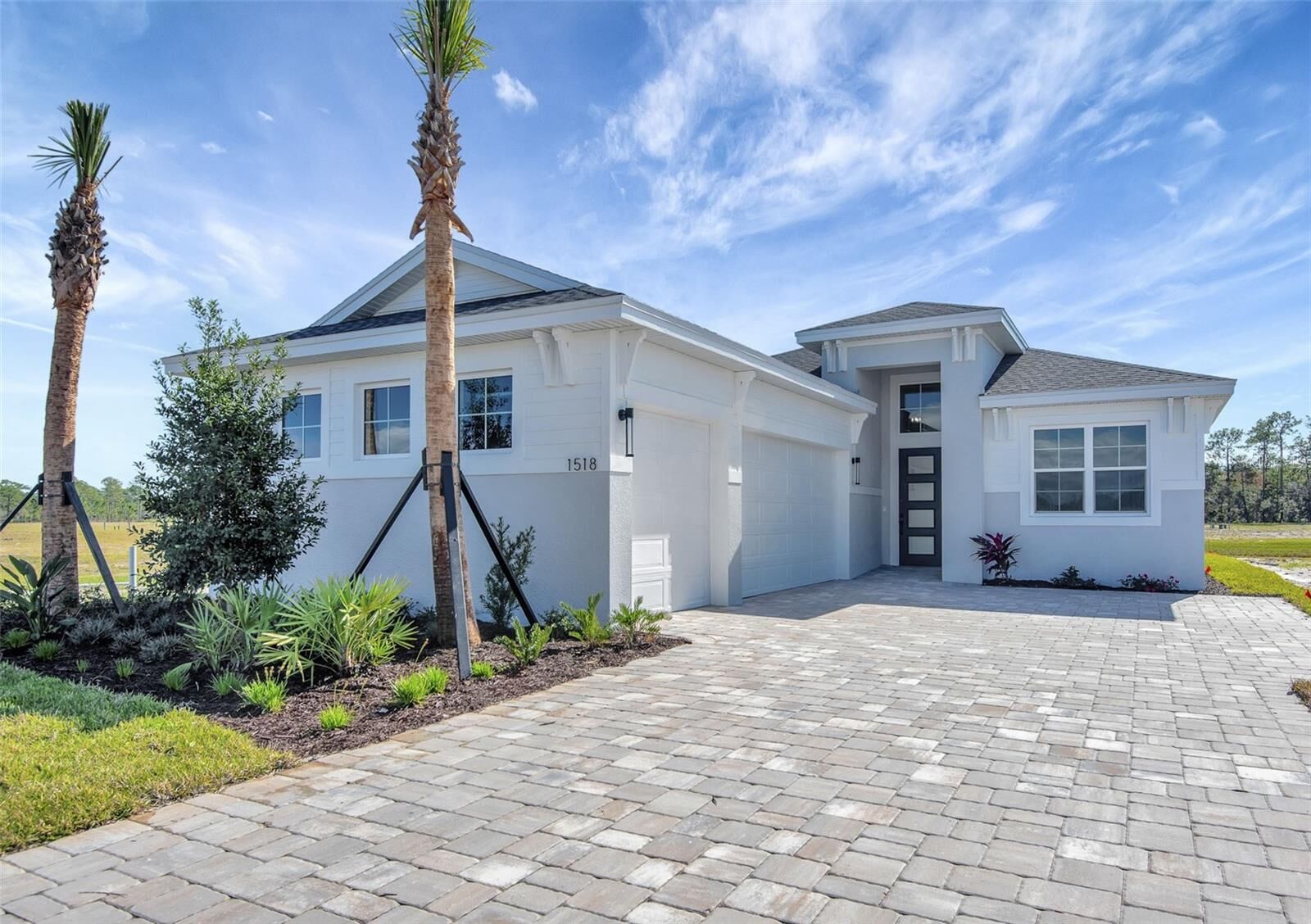 Property Photo: 1518 Tregan Avenue FL 32724