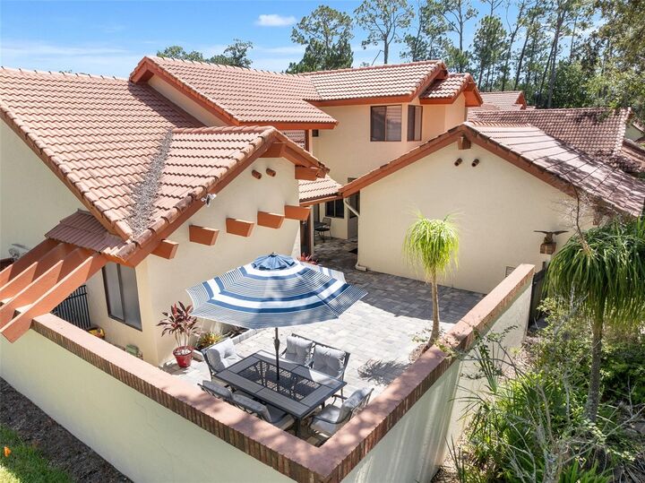 Property Photo:  