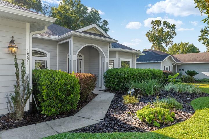 Property Photo: 1951 SW 66th Drive FL 32607
