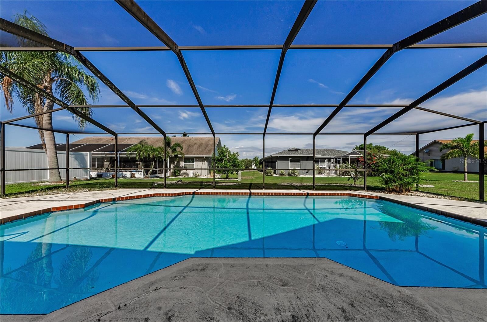 Property Photo: 675 Fort Duquesna Drive FL 33573