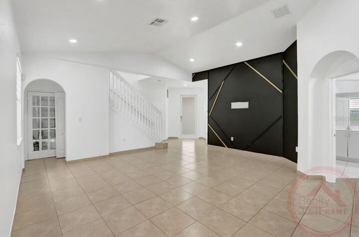 Property Photo:  2328 NE 37th Terrace  FL 33033 