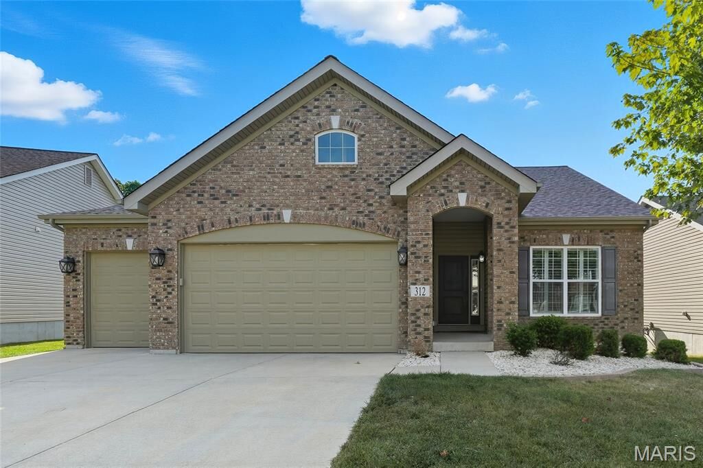 Property Photo:  312 Bridge Valley Drive  MO 63052 