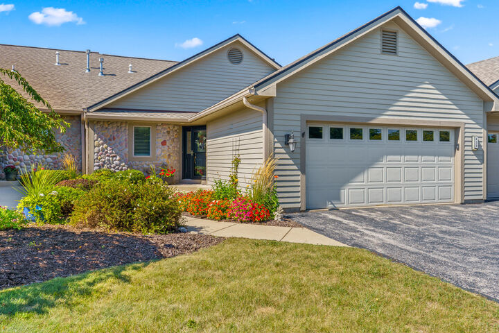 459 Sunset Trl 2  Hartland WI 53029 photo