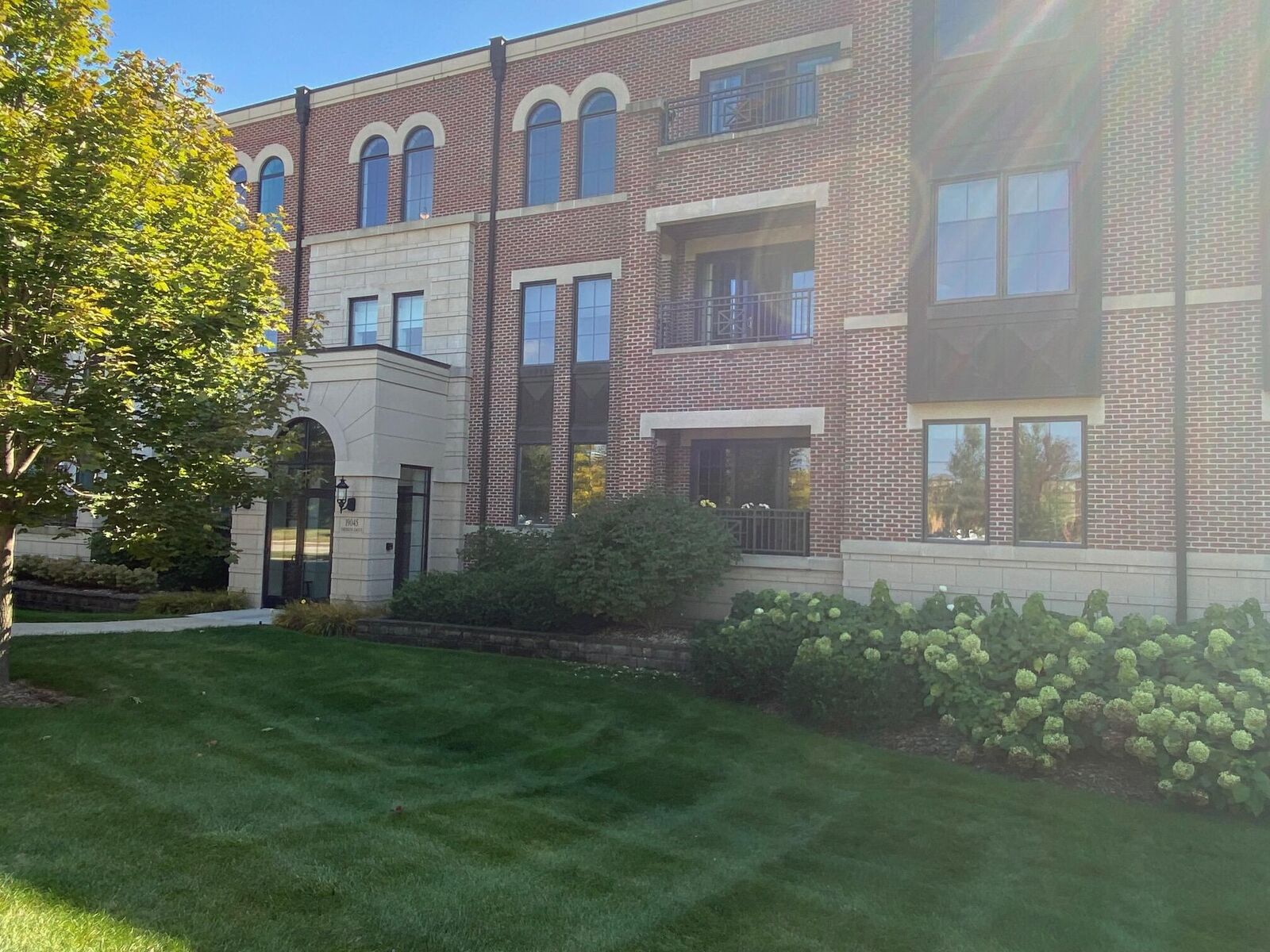 Property Photo:  19045 Thomson Dr 304   53045 