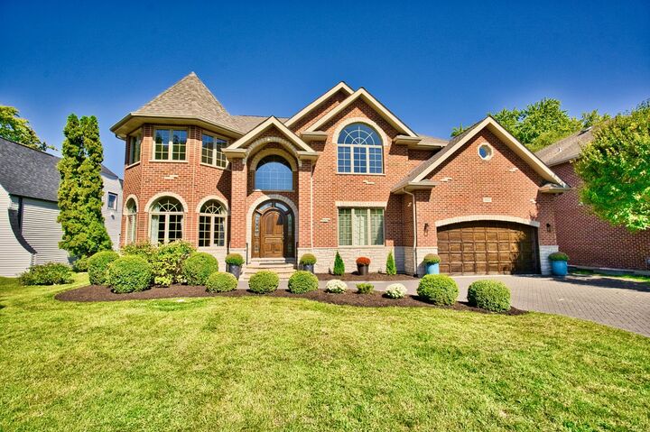 6920 W Jarvis Avenue  Niles IL 60714 photo