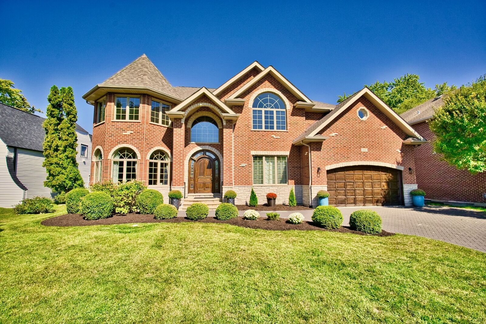 Property Photo:  6920 W Jarvis Avenue  IL 60714 