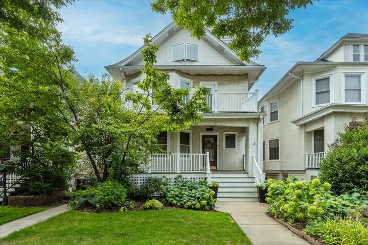 Property Photo:  5043 W Sunnyside Avenue  IL 60630 