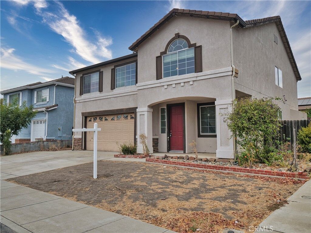 Property Photo:  1121 Riverview Ave  CA 95377 