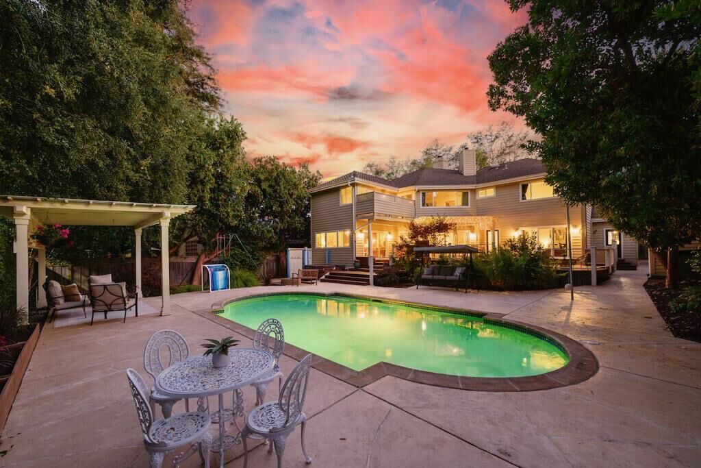 Property Photo: 4 Sterling Lane CA 95066