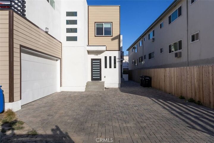 Property Photo: 1340 N Kenmore CA 90027