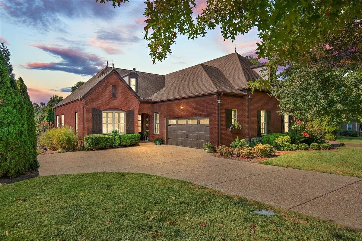 Property Photo:  207 Abiding Pl  TN 37072 
