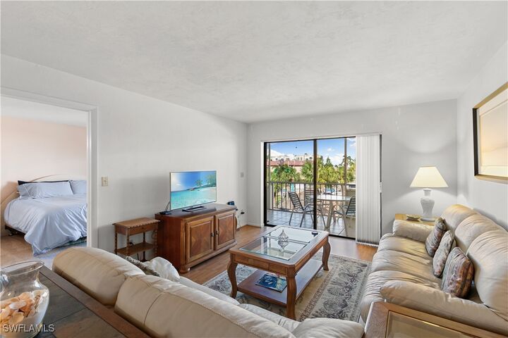 Property Photo:  1041 Swallow Avenue 303  FL 34145 