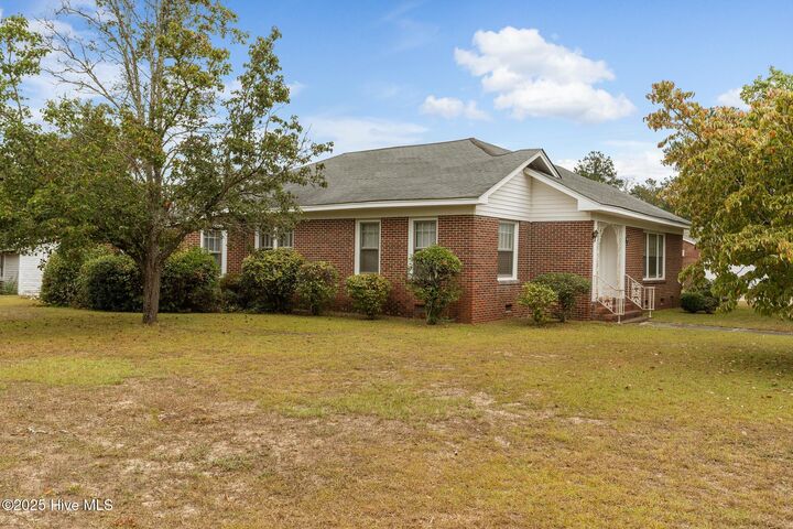 Property Photo: 1100 McDonald Avenue NC 28345
