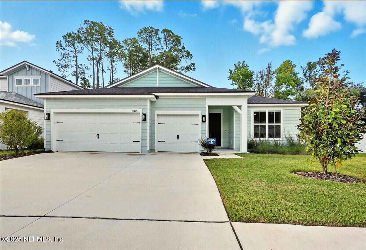 Property Photo:  12470 Royal Red Way  FL 32226 