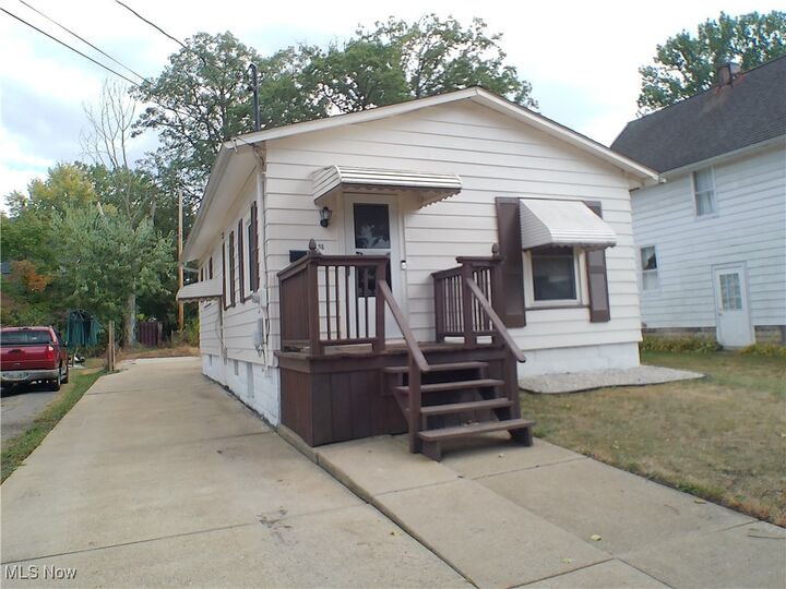 408 Kenilworth Avenue NE  Warren OH 44483 photo