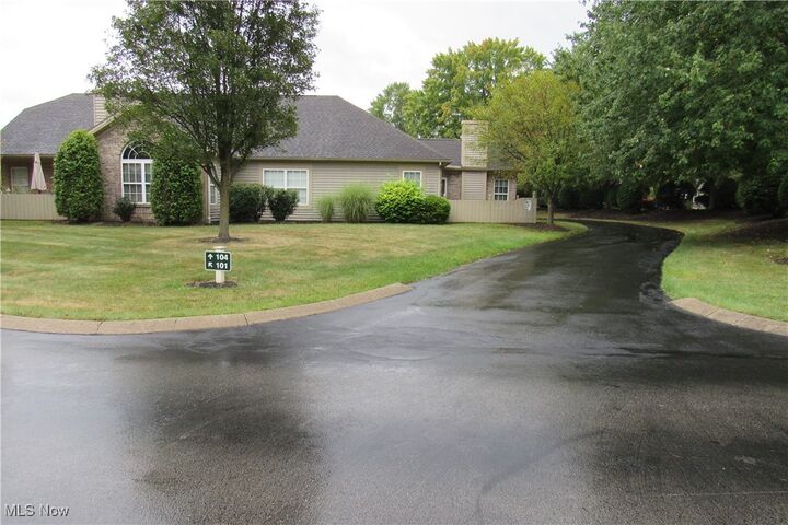 101 Willow Brook Drive NE  Warren OH 44484 photo