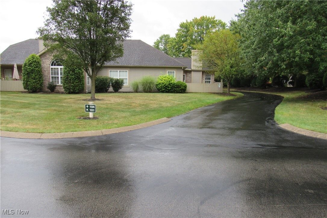 Property Photo: 101 Willow Brook Drive NE OH 44484