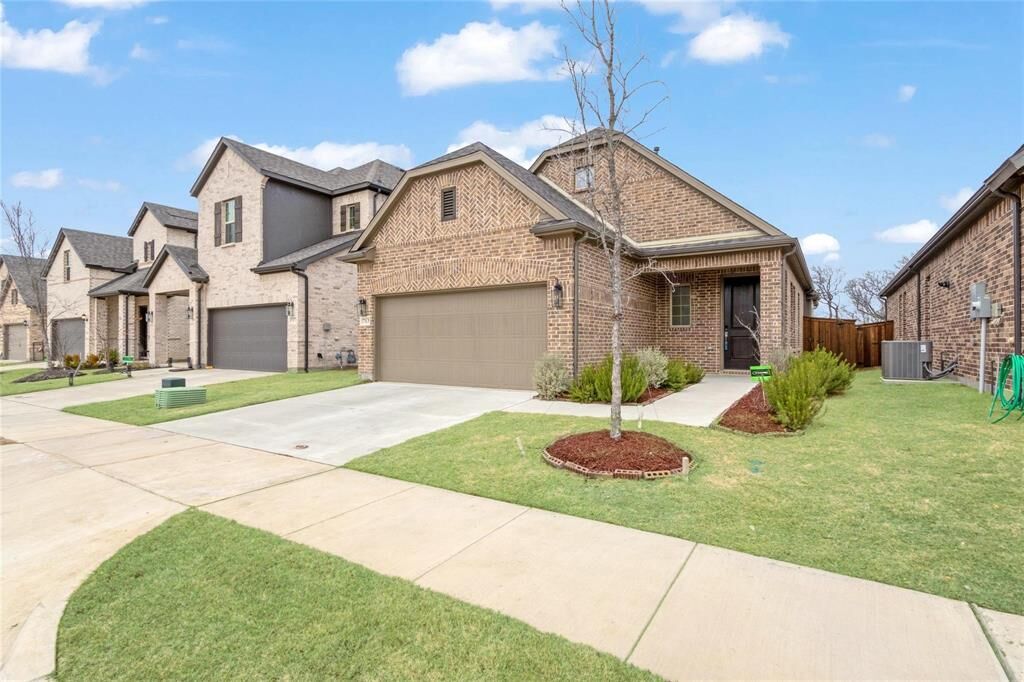 Property Photo: 713 Caroline Drive TX 75009