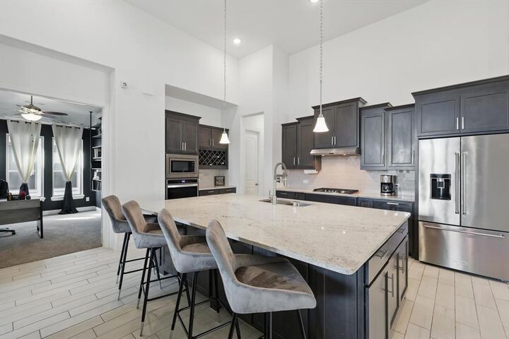 Property Photo:  1820 Climbing Court  TX 76226 