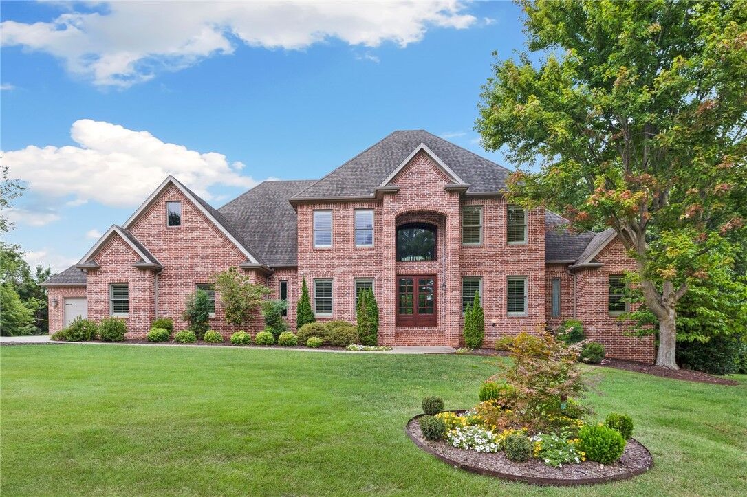 Property Photo:  10 S Plymouth Lane  AR 72758 