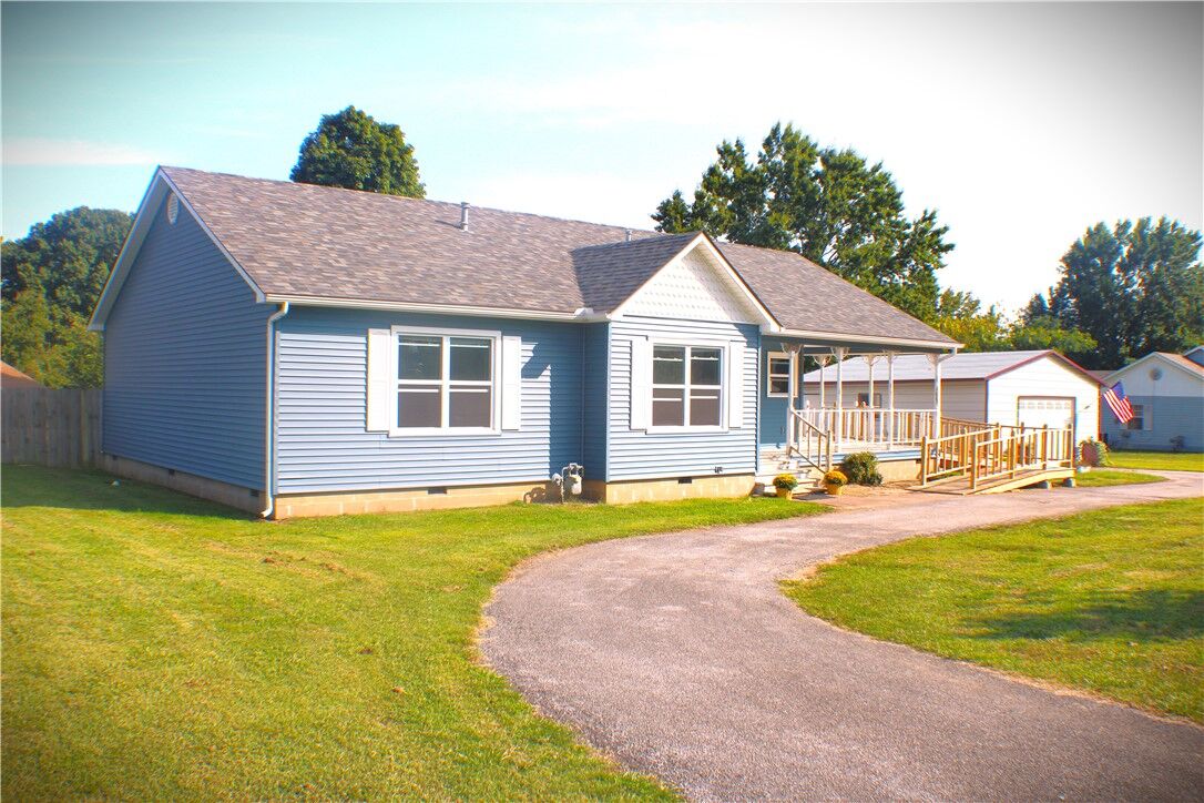 Property Photo: 1420 Kay Lyn Drive AR 72751