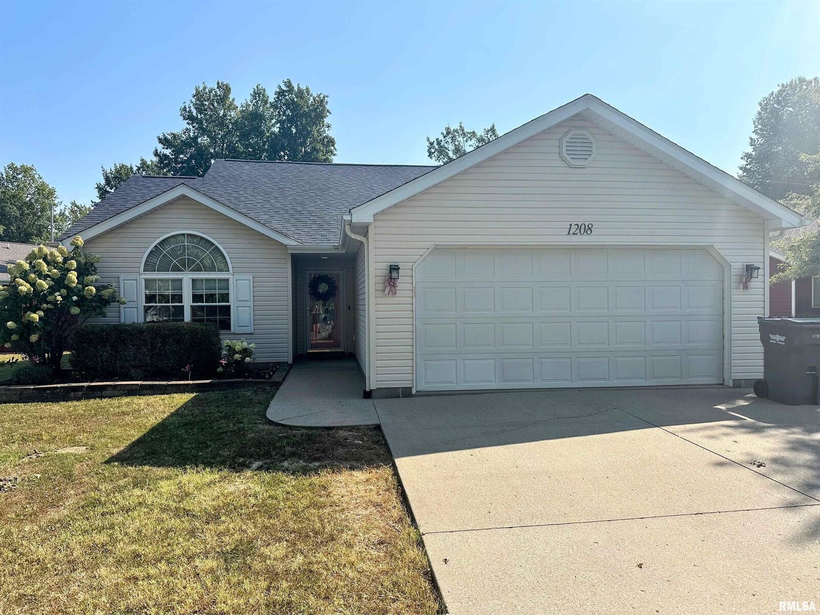 Property Photo: 1208 Gerlock Court IL 62918