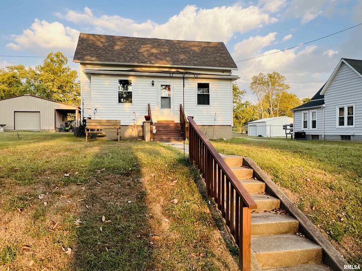 Property Photo: 720 N Mill Street IL 62917