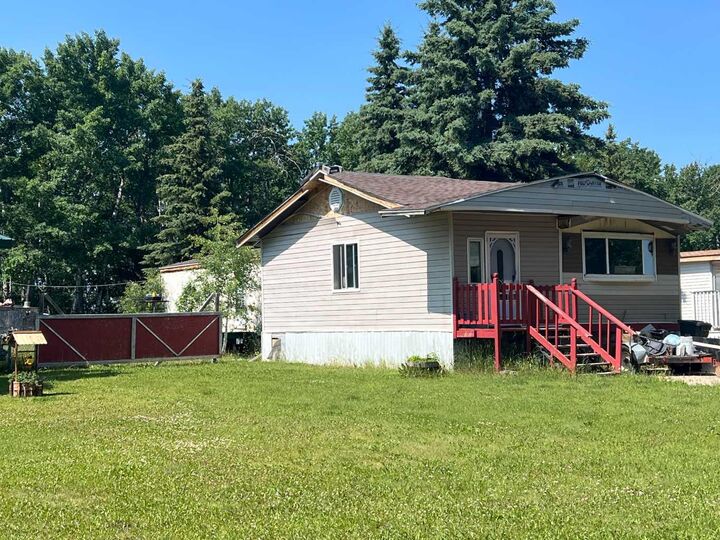 Property Photo:  51037 Township Road 714 91  AB T8X 4B2 