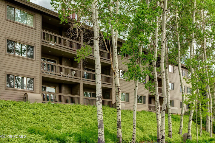 Property Photo: 401 Silver King Drive 16 UT 84060