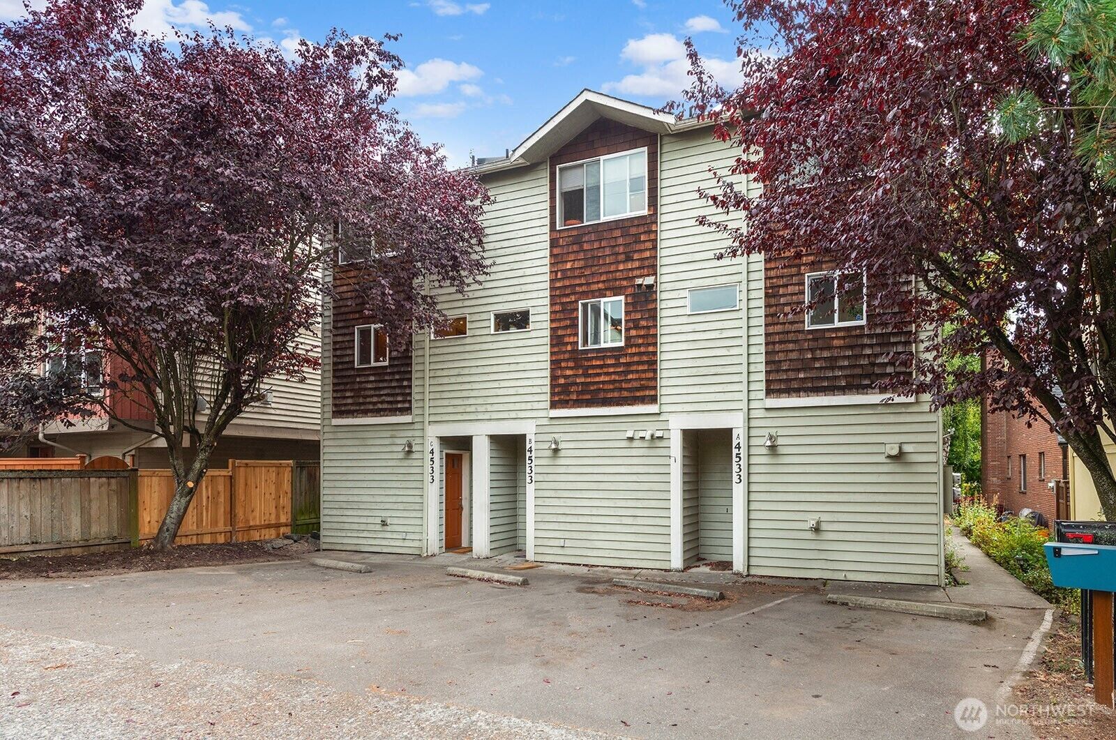 Property Photo:  4533  40th Avenue SW C  WA 98116 